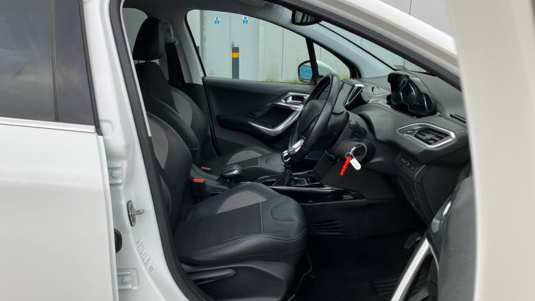 Peugeot 2008 1.2 PureTech 130 Allure 5dr Petrol Estate